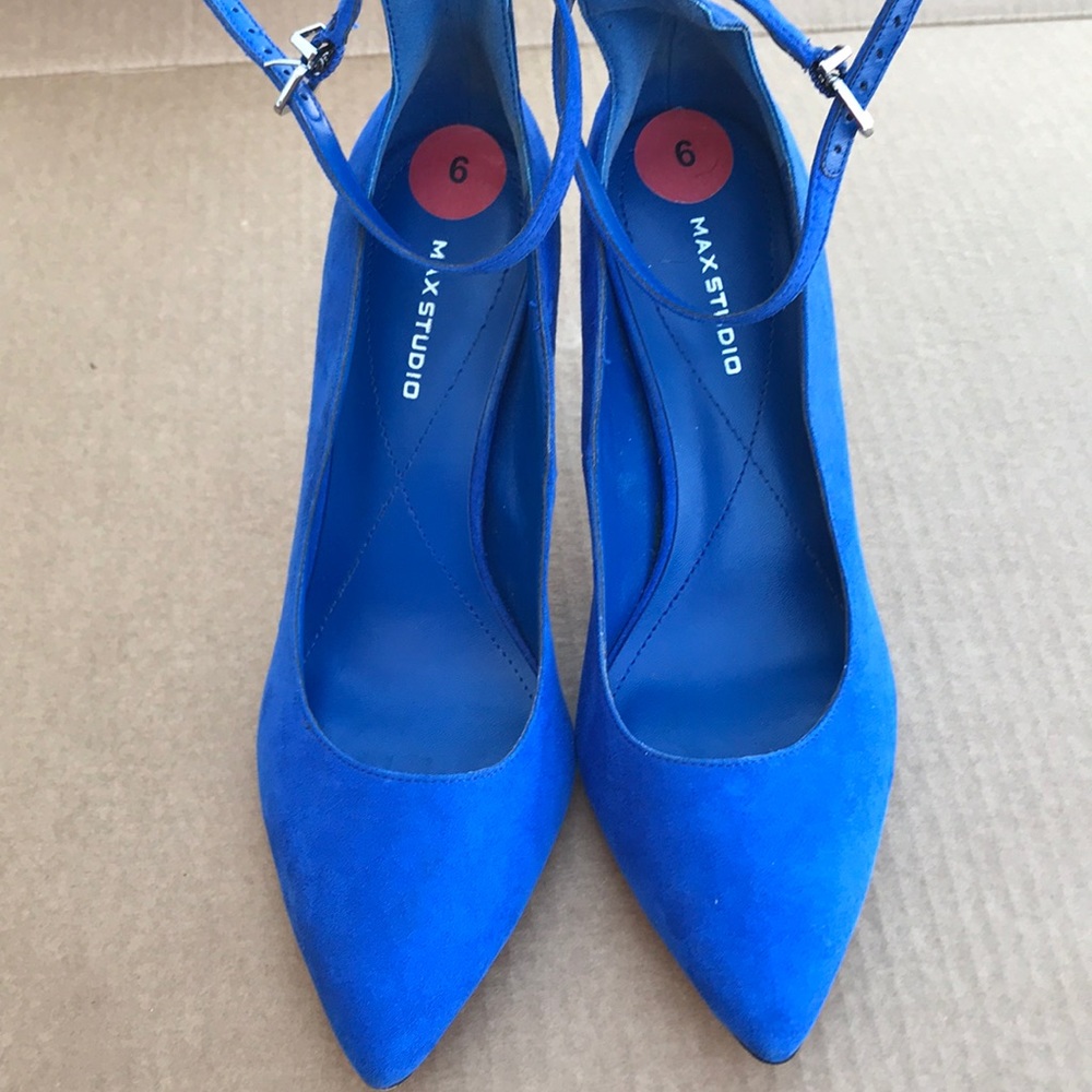 Max studio women’s pumps royal blue size 6
